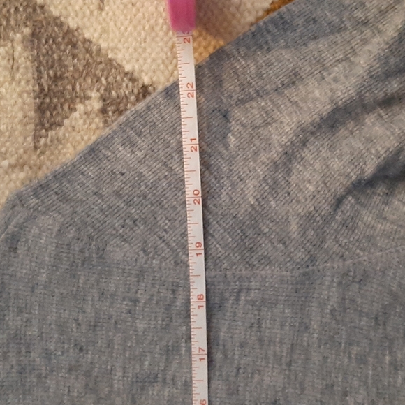 H&M Basics Medium Long Sleeve Shirt - Picture 2 of 3